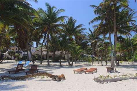 nude beach in cancun|Playa Sonrisa